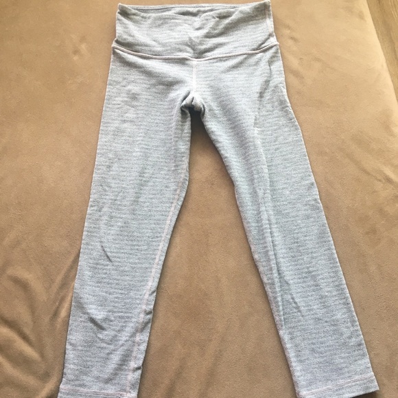 Lululemon Cropped wunder under leggings - Picture 3 of 5